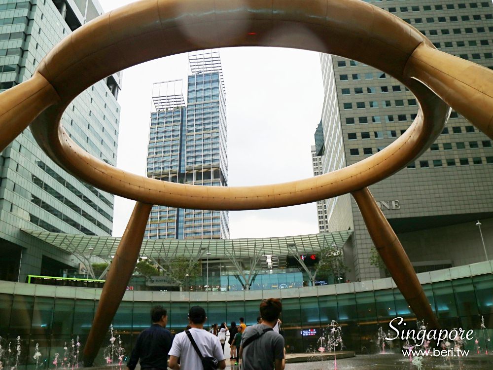 新加坡｜新達城購物中心 財富之泉 亞坤咖啡 (噴泉開放時間 水舞秀 交通方式)