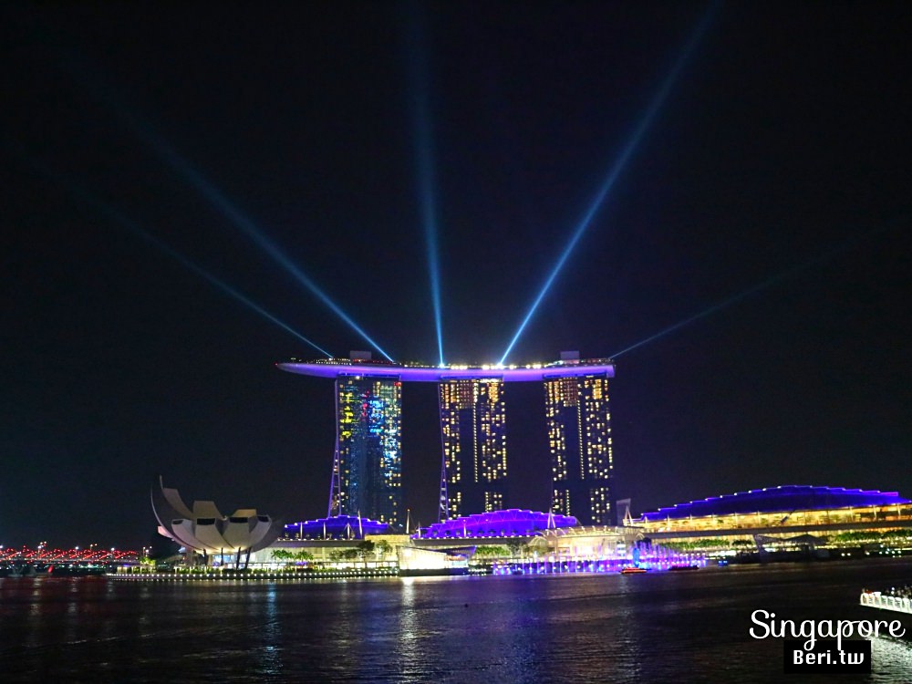【新加坡景點】魚尾獅公園 新加坡知名地標，必看魚尾獅燈光秀