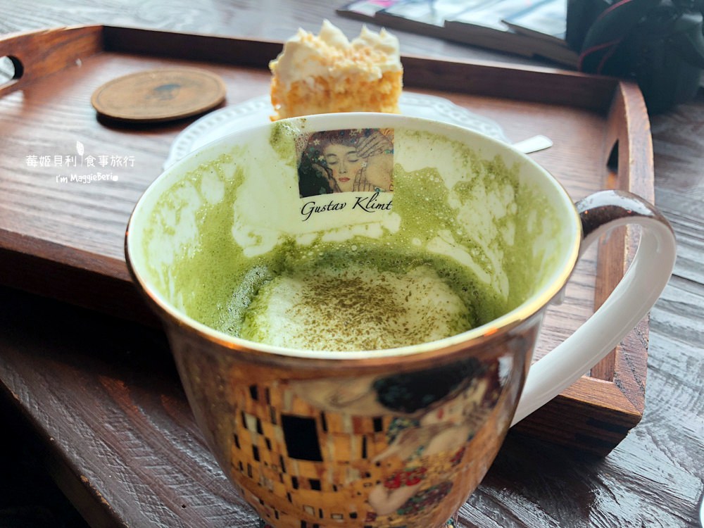 【釜山咖啡廳】COFFEE NERUDA 南浦站的隱藏版咖啡廳｜宮廷風裝潢｜結合藝術與旅行的咖啡館