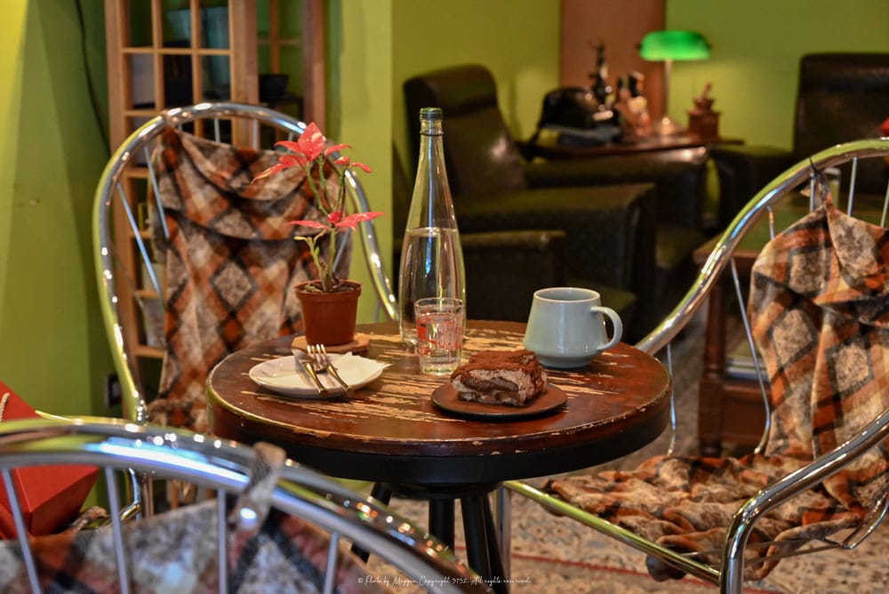 Tie-Cafe-07