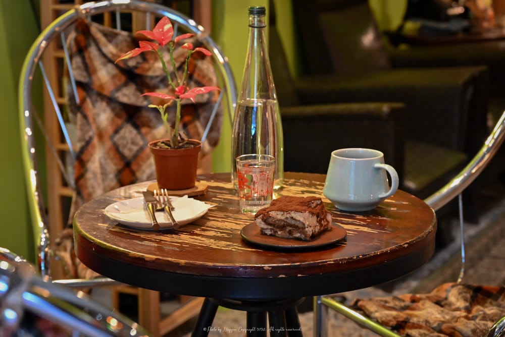 Tie-Cafe-08