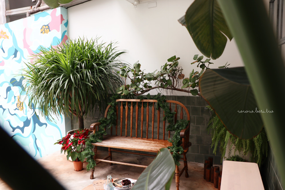 【信義安和站】TAMED FOX文青感咖啡廳/鄉村風小庭院，充滿綠色植物，台北超推薦的咖啡廳
