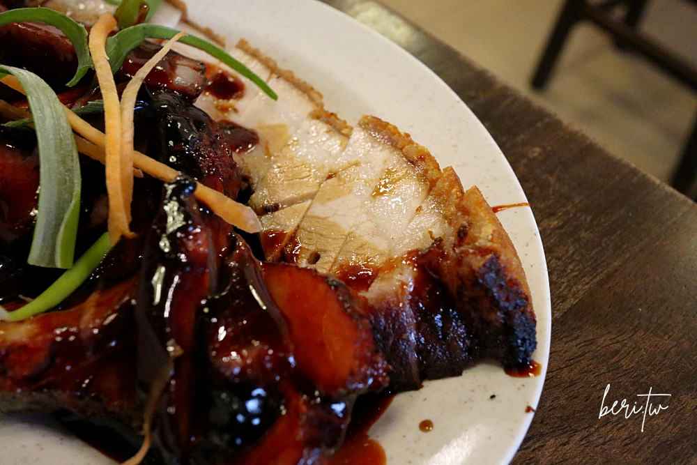 馬六甲美食》馬六甲文化街雞飯粒 當地人喜歡的燒臘，推薦叉燒跟燒雞！