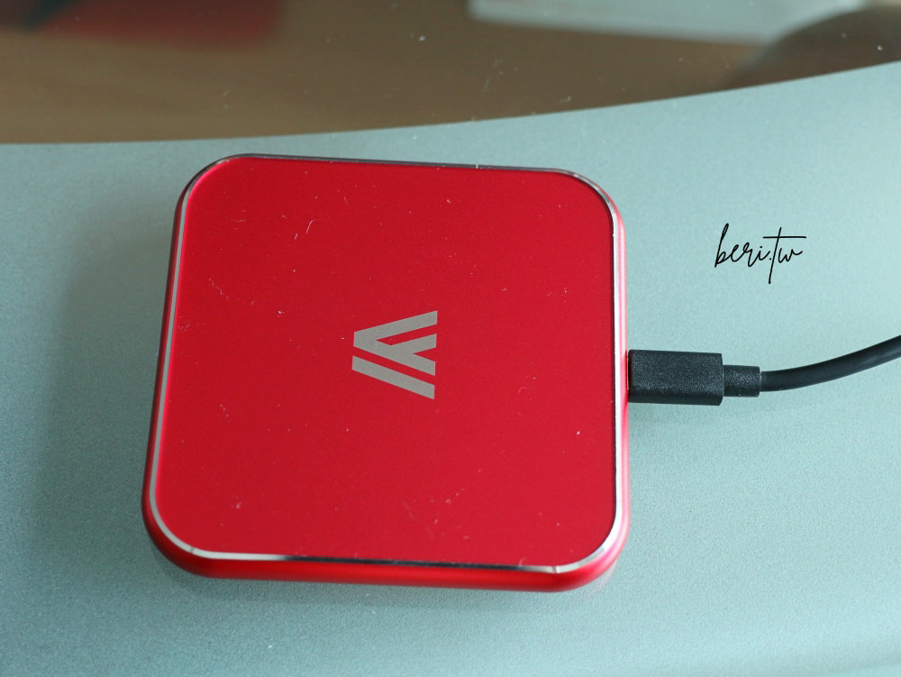 3C好物》無線充電推薦-「Wyless 」15W皇家紅無線快充，時尚感機身，開啟你的無線生活，告別充電線讓生活更便利！