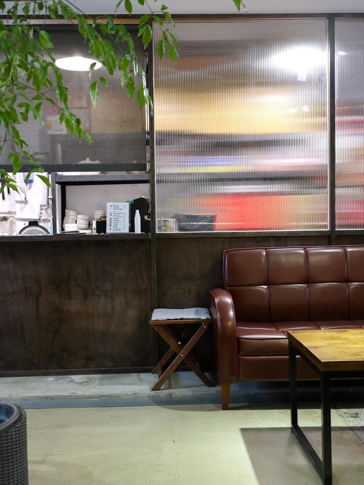窩著咖啡