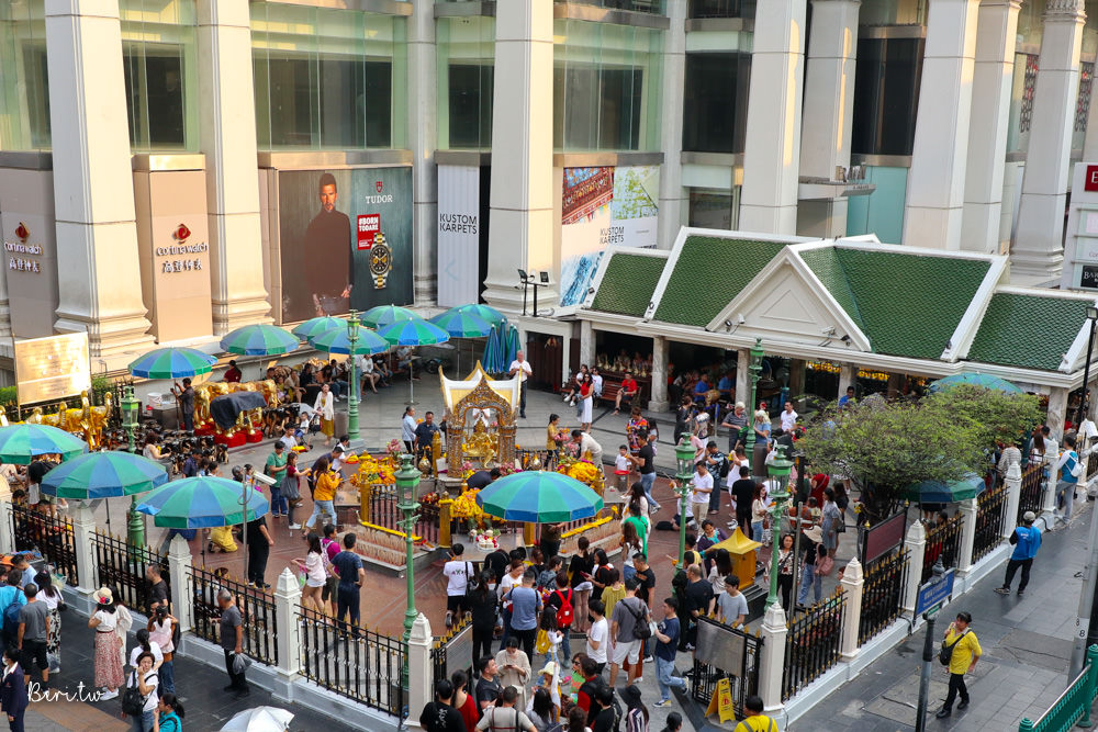 【曼谷自由行】曼谷奇隆站BTS Chit Lom玩樂攻略｜有哪些值得一去的景點&美食&購物？Central World、四面佛、水門市場