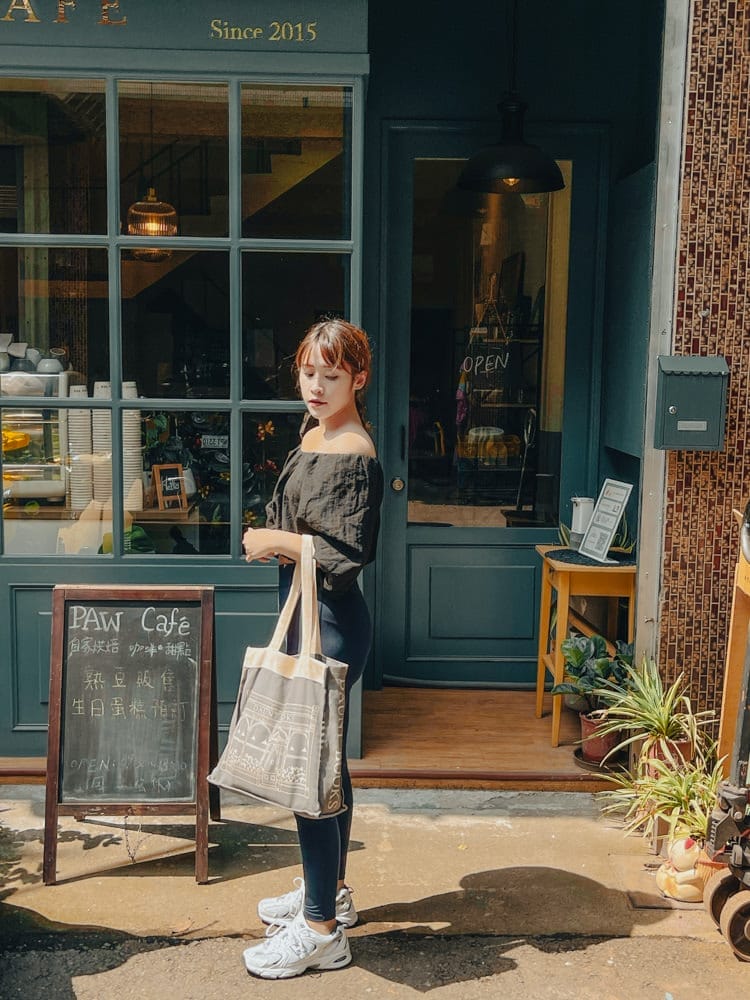 Paw-Cafe-1
