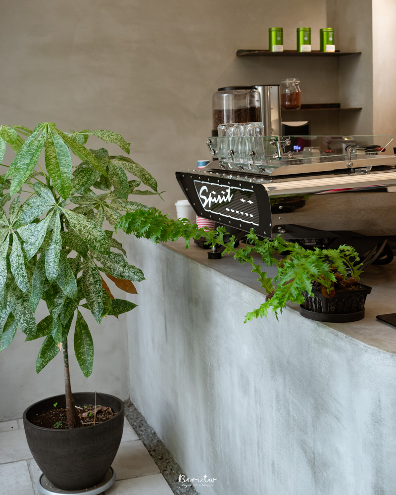 【嘉義咖啡廳】木更咖啡，清水模自然系空間 有我們嚮往的生活感