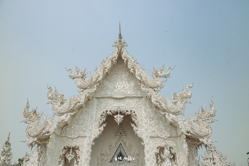 【泰國清萊一日遊】白廟藍廟深度巡禮，踏入神秘金三角、長頸族部落