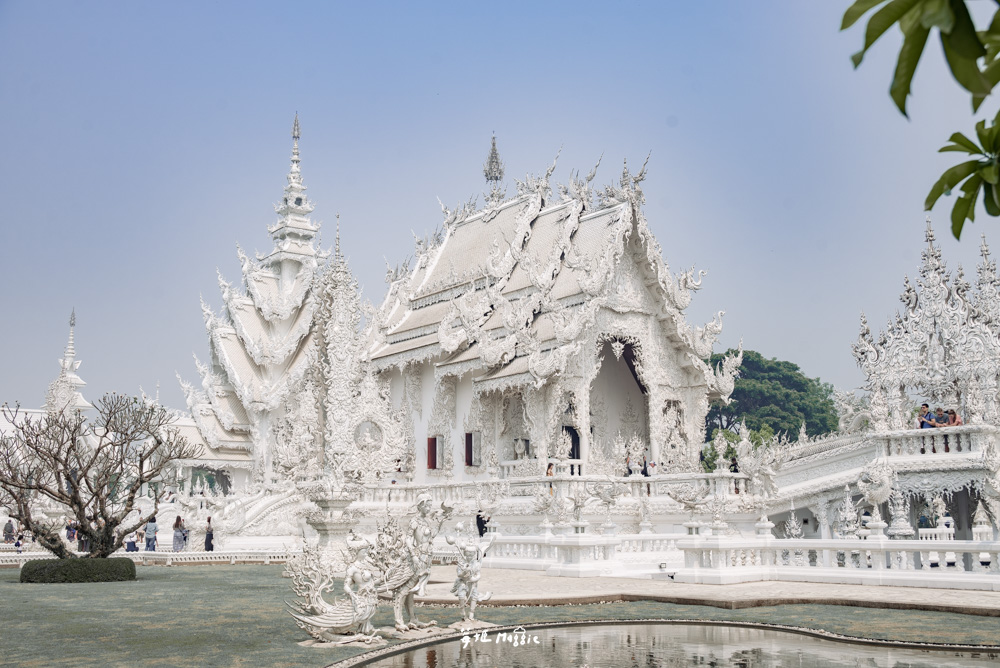 【泰國清萊】清萊白廟，地獄到天堂，融合藝術的純白曠世巨作