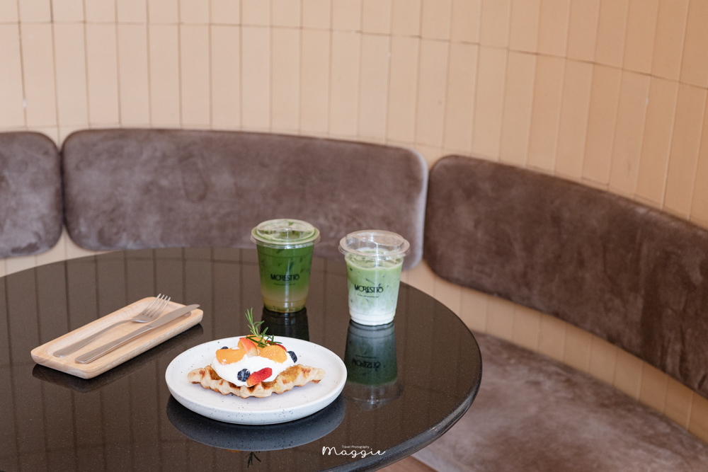 【清邁咖啡廳】Morestto尼曼區質感獨棟咖啡廳，通往暖陽的迴旋階梯