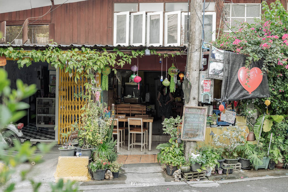 【泰國清邁】古城區小吃店Eing Restaurant只有在地人知道！泰式咖哩、冬蔭功必點