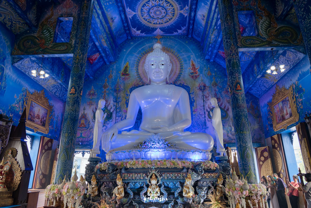 【泰國清萊一日遊】白廟藍廟深度巡禮，踏入神秘金三角、長頸族部落