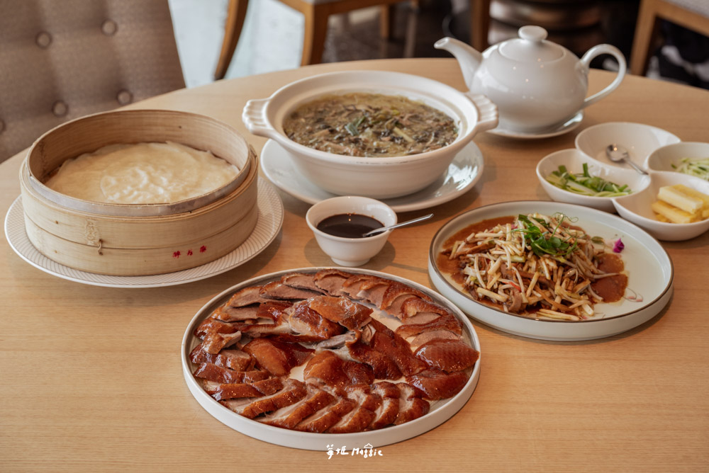《台南遠東香格里拉飯店》享受一泊二食住宿，超浮誇自助早餐居然有牛肉湯！