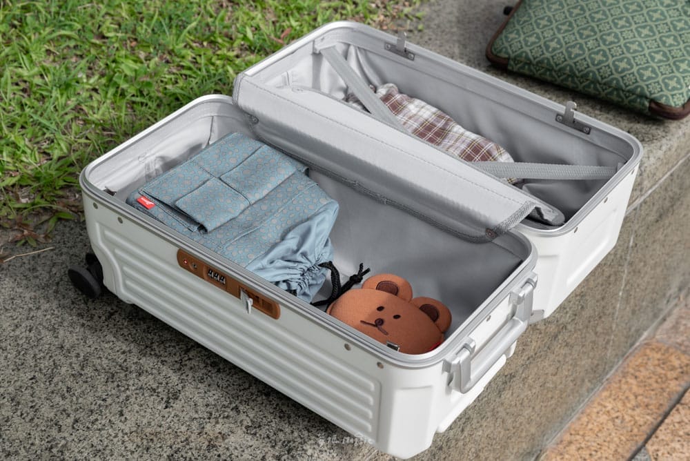 Acer-luggage1000-23