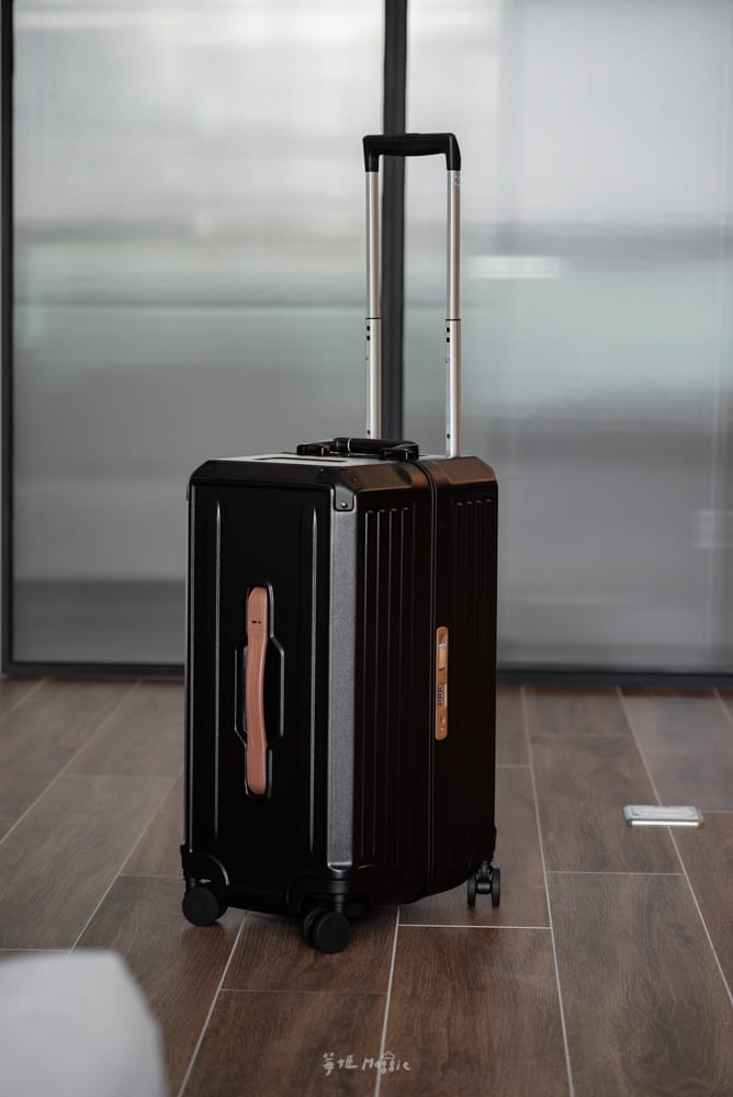 Acer-luggage1000-33
