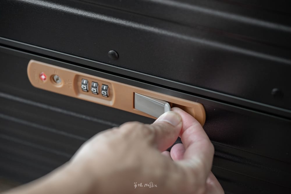 Acer-luggage1000-40