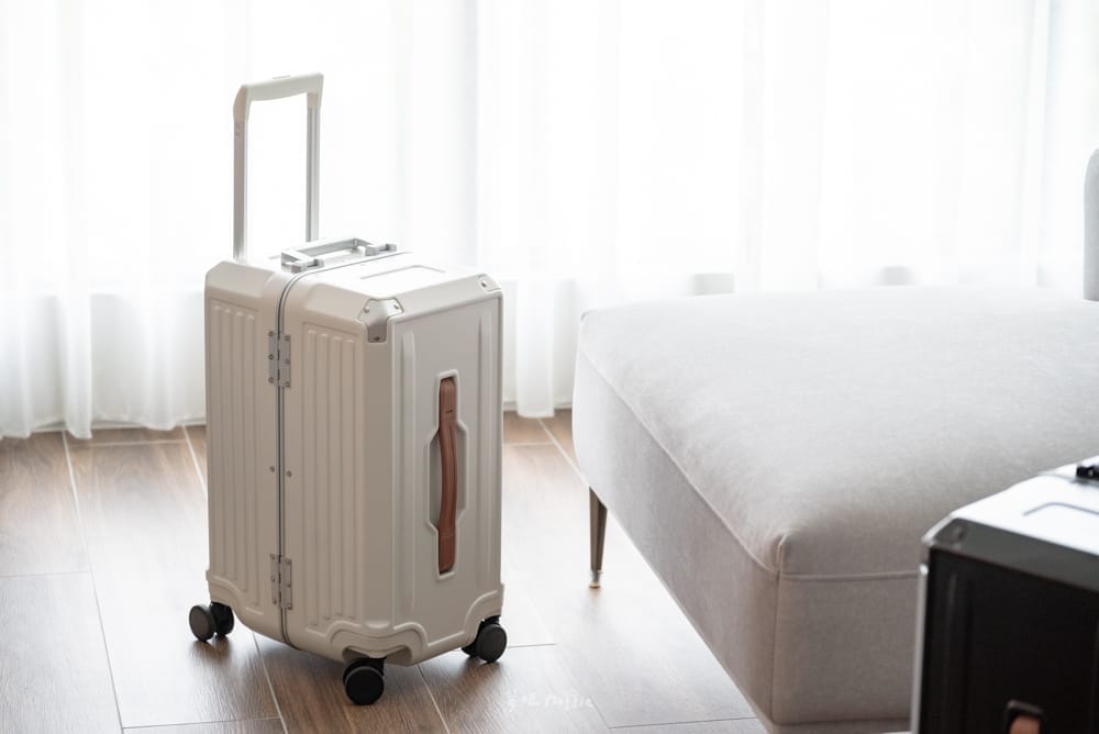 Acer-luggage1000-42