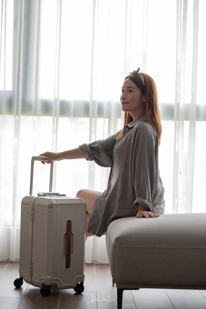 Acer-luggage1000-43