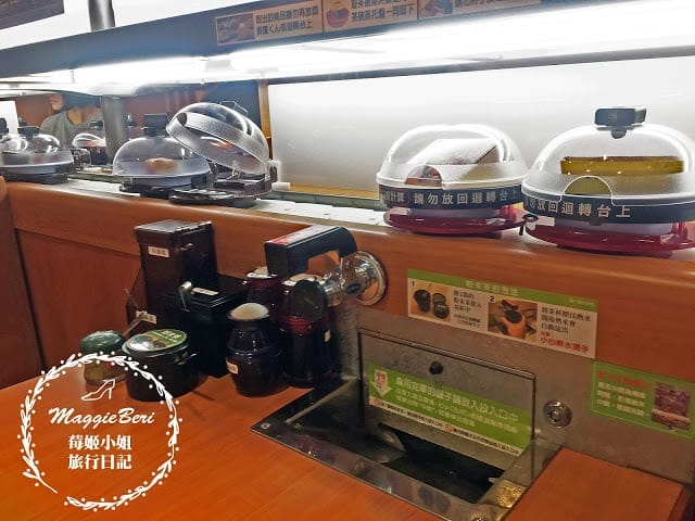 【台中美食】くら 藏壽司｜來自日本的超人氣迴轉壽司，用餐玩扭蛋，超好拍的土藏建築！