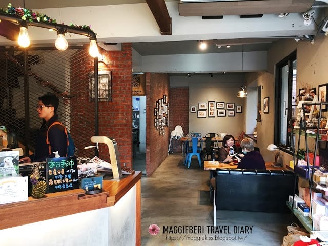 【台中咖啡廳】Heynuts Cafe 好堅果咖啡，工業風文青咖啡館 / 西區精誠商圈