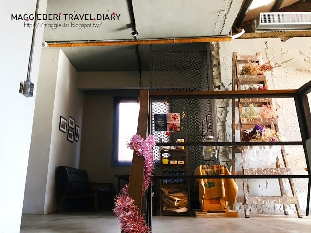 【台中咖啡廳】Heynuts Cafe 好堅果咖啡，工業風文青咖啡館 / 西區精誠商圈