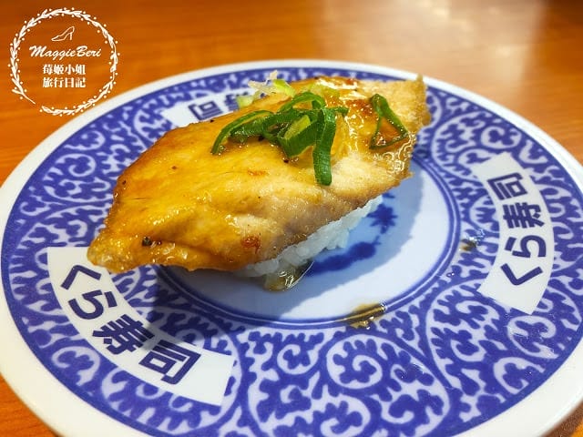 【台中美食】くら 藏壽司｜來自日本的超人氣迴轉壽司，用餐玩扭蛋，超好拍的土藏建築！