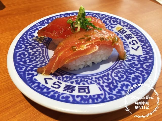 【台中美食】くら 藏壽司｜來自日本的超人氣迴轉壽司，用餐玩扭蛋，超好拍的土藏建築！