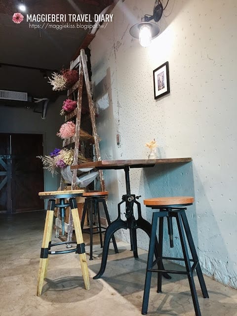 【台中咖啡廳】Heynuts Cafe 好堅果咖啡，工業風文青咖啡館 / 西區精誠商圈