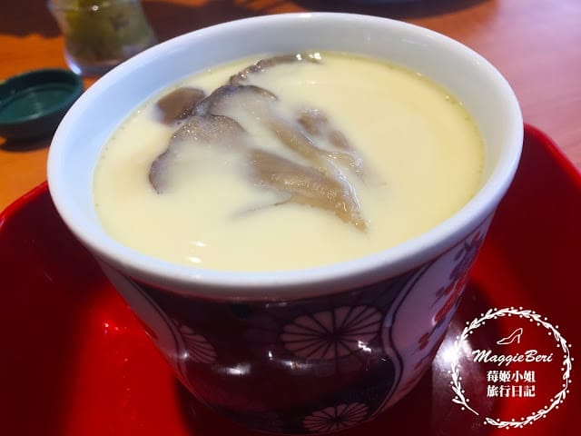 【台中美食】くら 藏壽司｜來自日本的超人氣迴轉壽司，用餐玩扭蛋，超好拍的土藏建築！