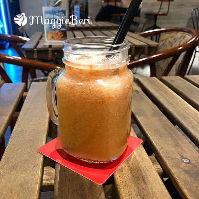 台中不限時咖啡廳 (北區)｜Bite Life cafe~結合Live bar的複合式咖啡廳 寵物友善餐廳