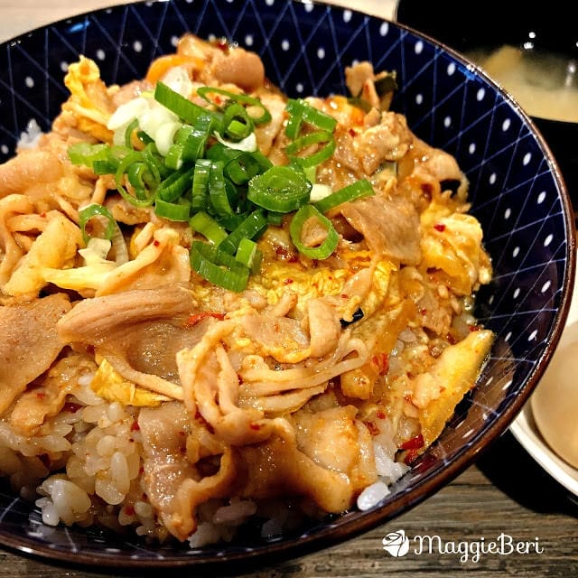 【台北美食】餓鬼食堂(大直)｜超美味的日式丼飯，平價好吃！靠近實踐大學 校園美食