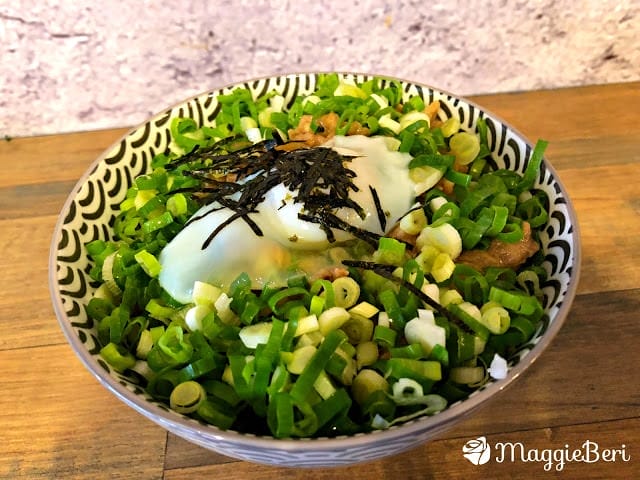 【台北美食】餓鬼食堂(大直)｜超美味的日式丼飯，平價好吃！靠近實踐大學 校園美食