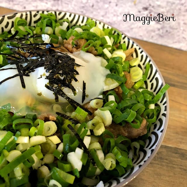 【台北美食】餓鬼食堂(大直)｜超美味的日式丼飯，平價好吃！靠近實踐大學 校園美食