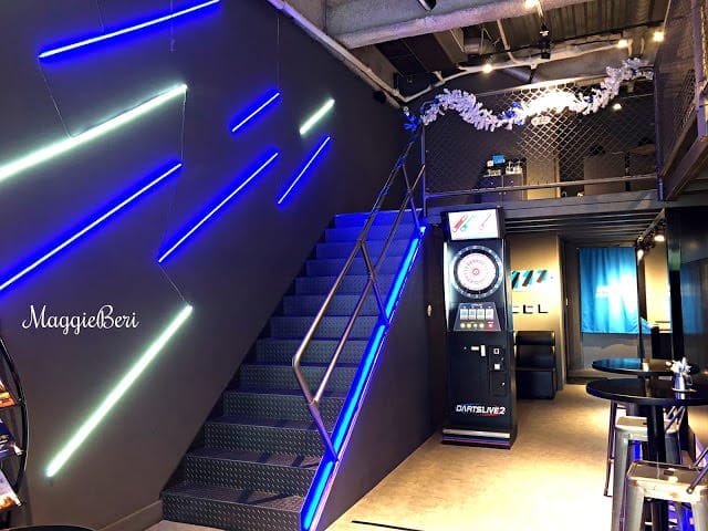 【內湖咖啡廳推薦】閃電藍咖啡，隱身在內科的閃電宇宙感咖啡廳，拍照打卡網美景點