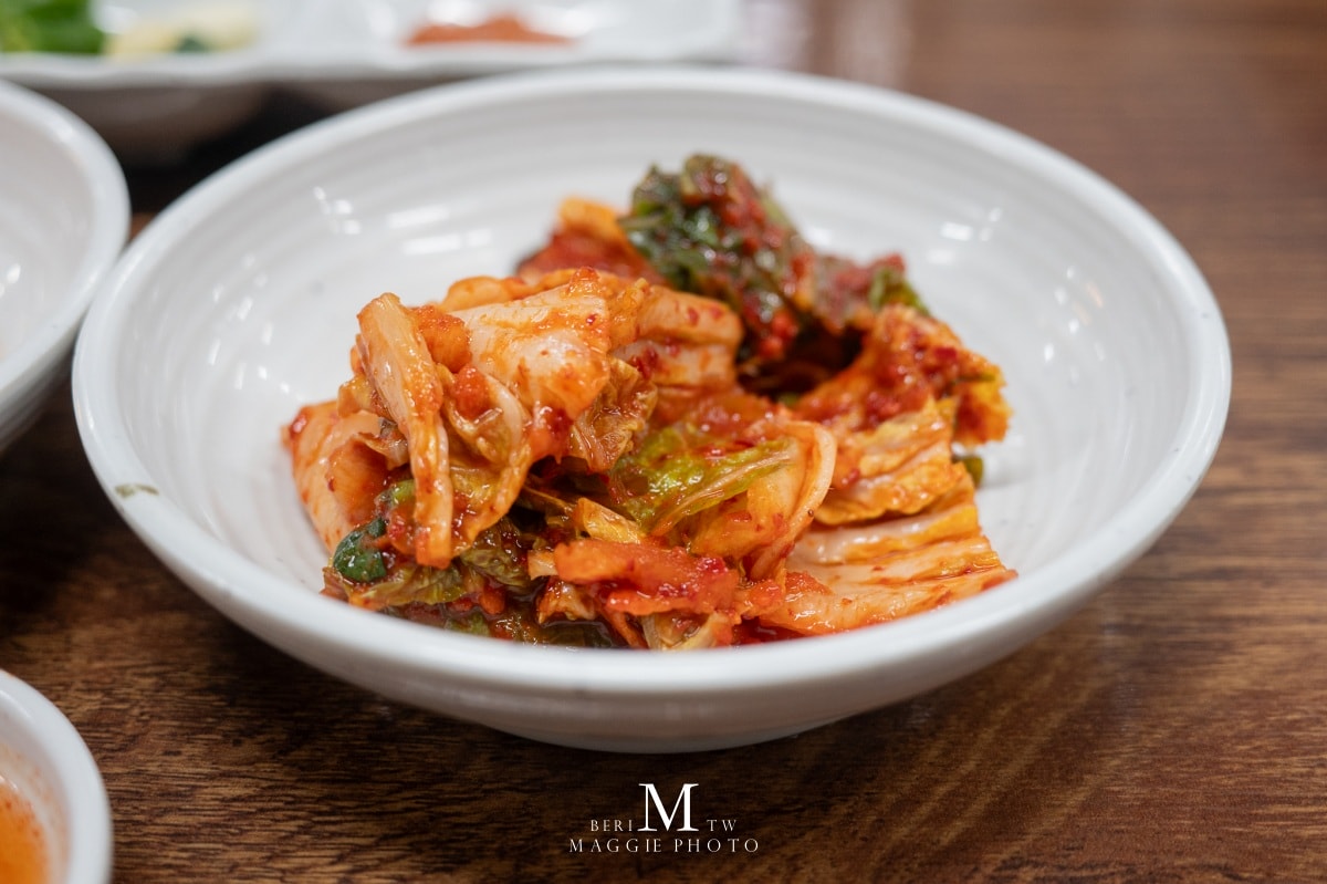 【首爾弘大美食】弘大血腸湯 홍대순대국 料超多,自家熬製豬骨湯底一喝愛上 - 第9張圖