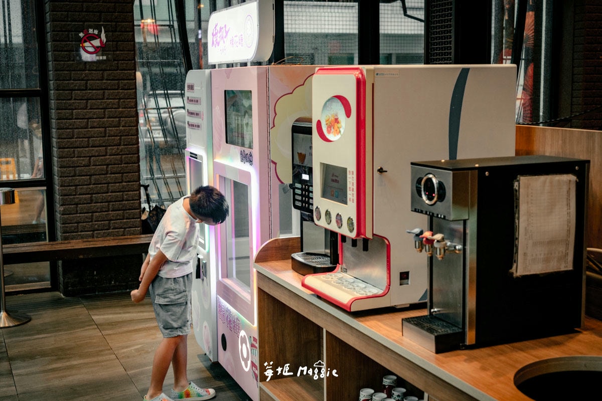 燒瓶子員林店|一人獨享鴛鴦鍋 豐富飲料自助吧 還有停車場超方便 - 第23張圖