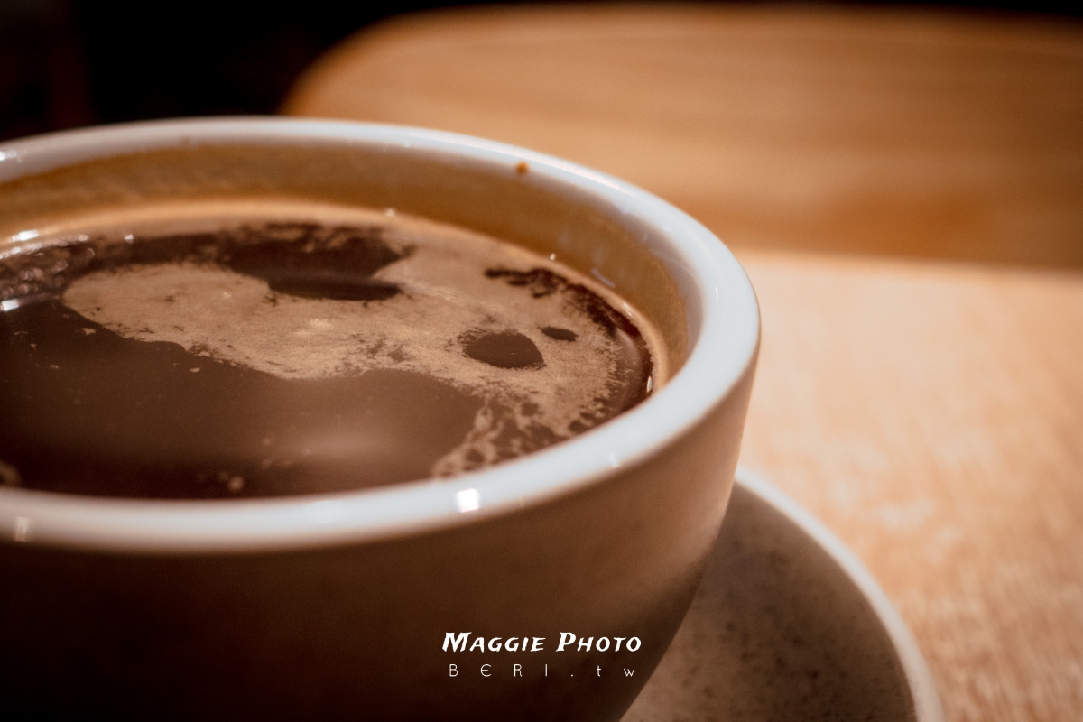 香港九龍城「大和堂咖啡廳」探訪中藥行的古韻風華！