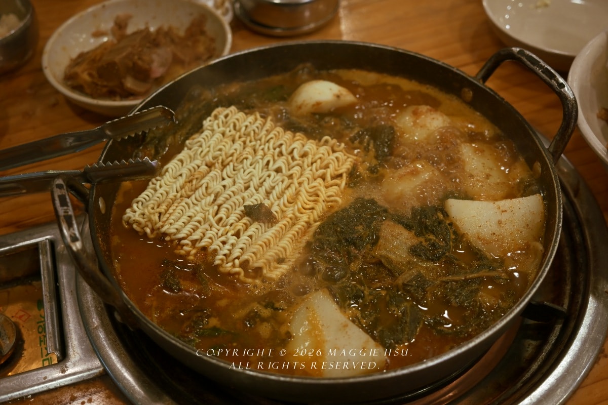 【首爾東廟】Jomaru馬鈴薯排骨湯 24小時不打烊的在地人氣餐廳