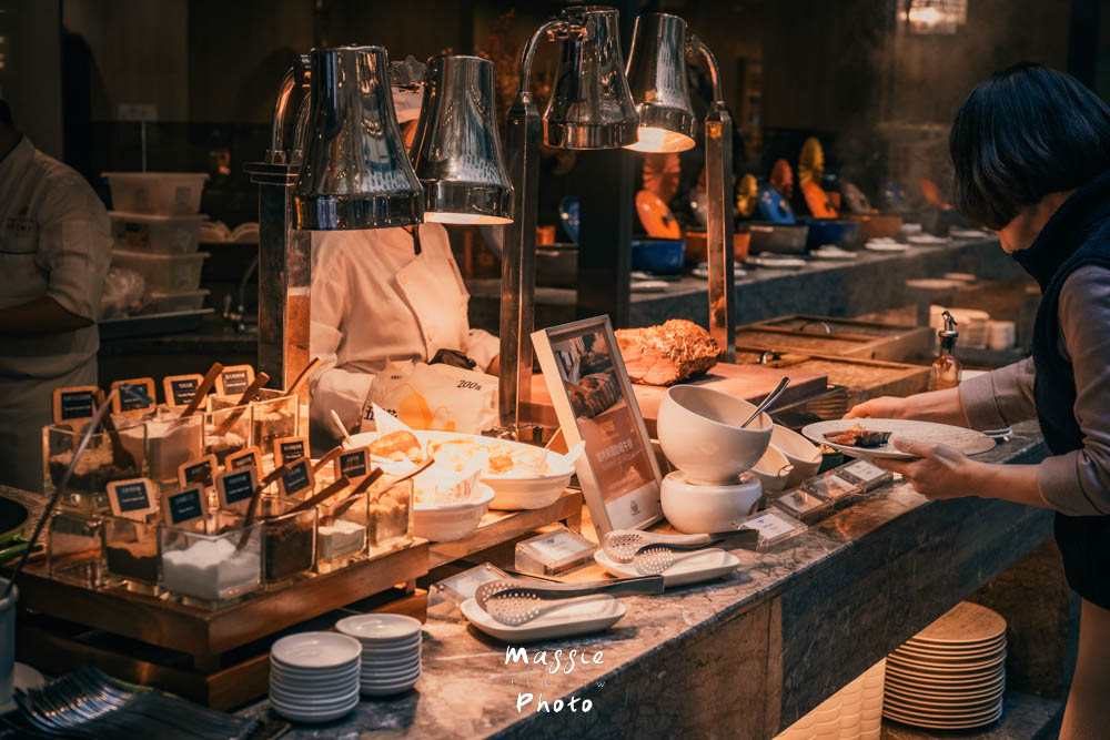 老饕口袋名單！台北福華大飯店「彩虹座」自助餐廳吃到飽