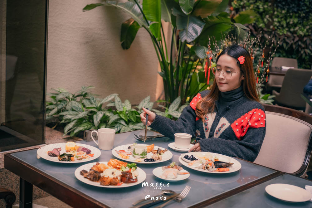 老饕口袋名單！台北福華大飯店「彩虹座」自助餐廳吃到飽