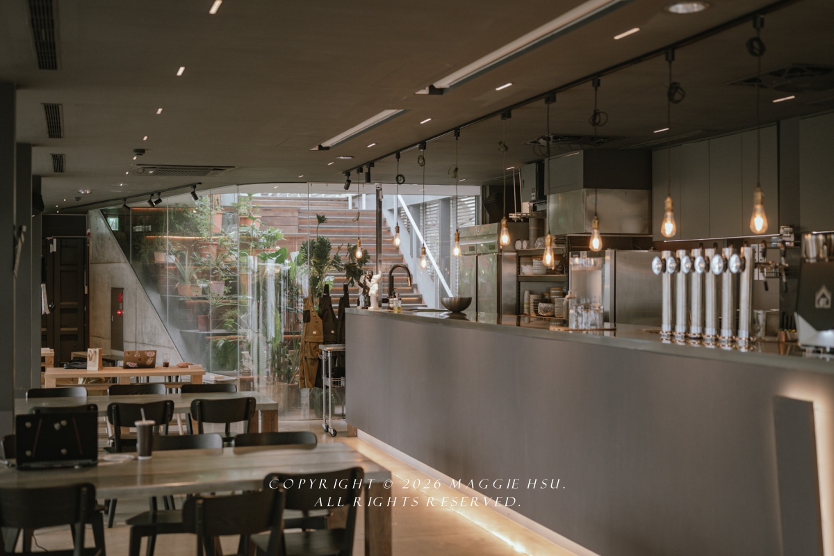 基隆港西街咖啡廳「WeR國門廣場」承載基隆公車總站的記憶