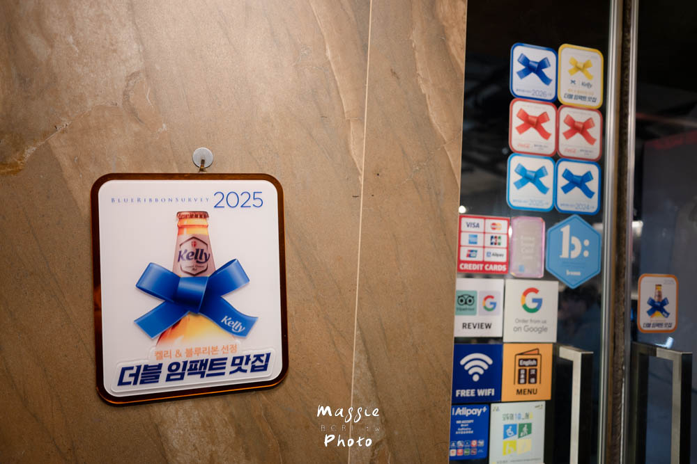 首爾文來洞必吃「月火排骨」蒜味烤排骨簡直人間美味！