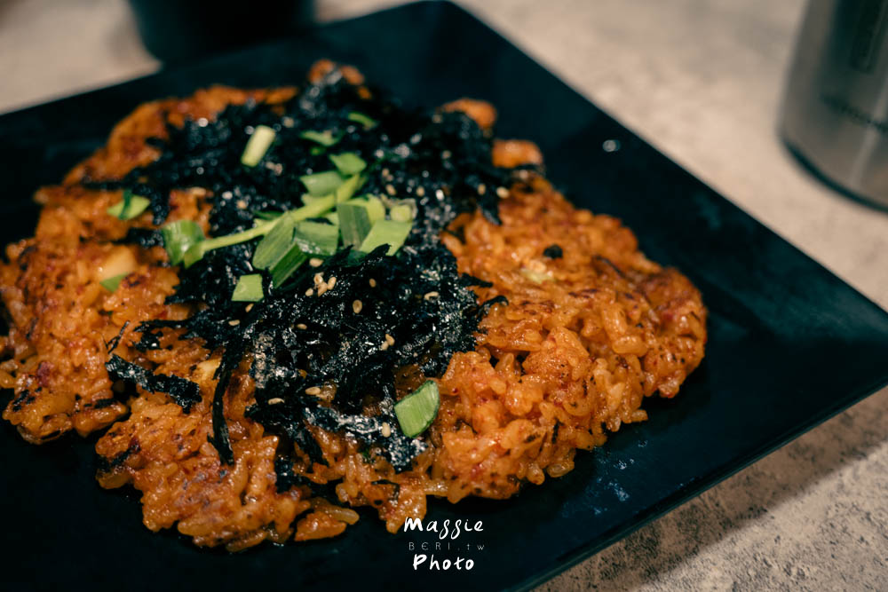 首爾文來洞必吃「月火排骨」蒜味烤排骨簡直人間美味！