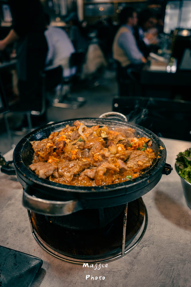 首爾文來洞必吃「月火排骨」蒜味烤排骨簡直人間美味！