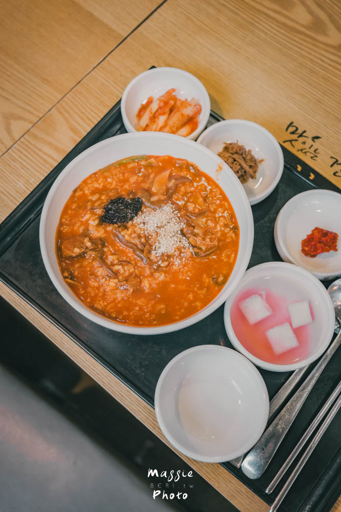首爾仁寺洞｜本粥 본죽 道地的韓式養生粥 一碗抵兩餐超飽足