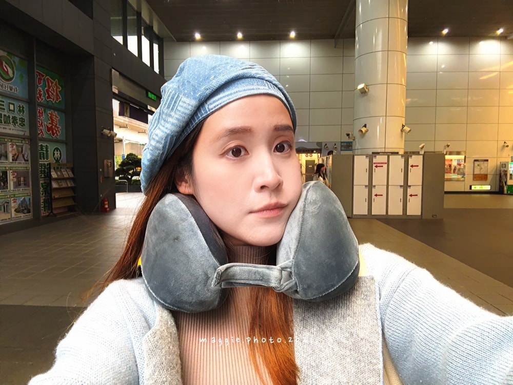 Travel Blue頸枕好用嗎？長途旅行的救星 符合人體工學支撐