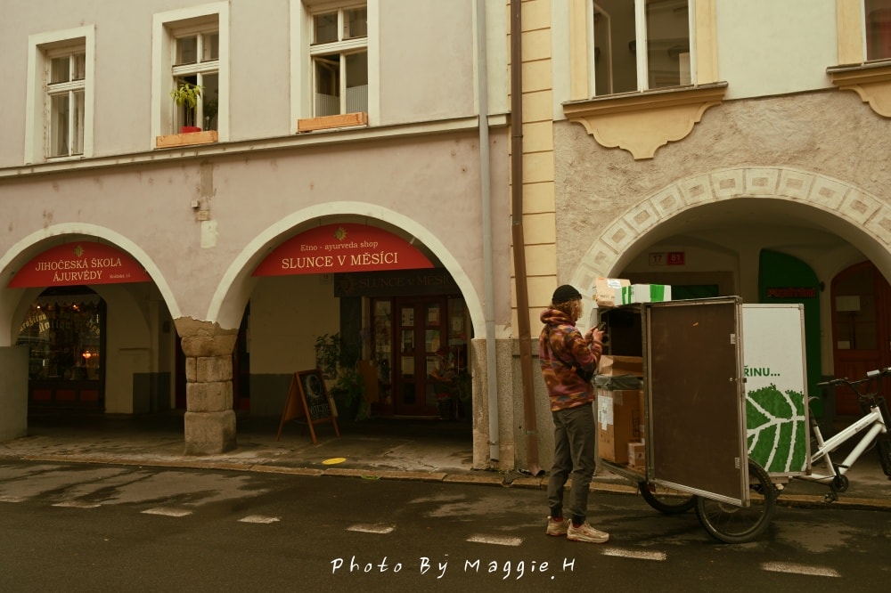 捷克CB小鎮（České Budějovice）百威啤酒的故鄉、童話般的市政廳廣場