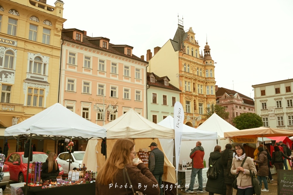 捷克CB小鎮（České Budějovice）百威啤酒的故鄉、童話般的市政廳廣場