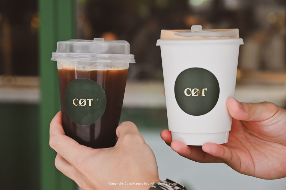 台北大安|COT COFFEE BAR：Coffee On Tap文昌街一抹文藝綠，英倫風平價高質感外帶咖啡店 @莓姬貝利 食事旅行